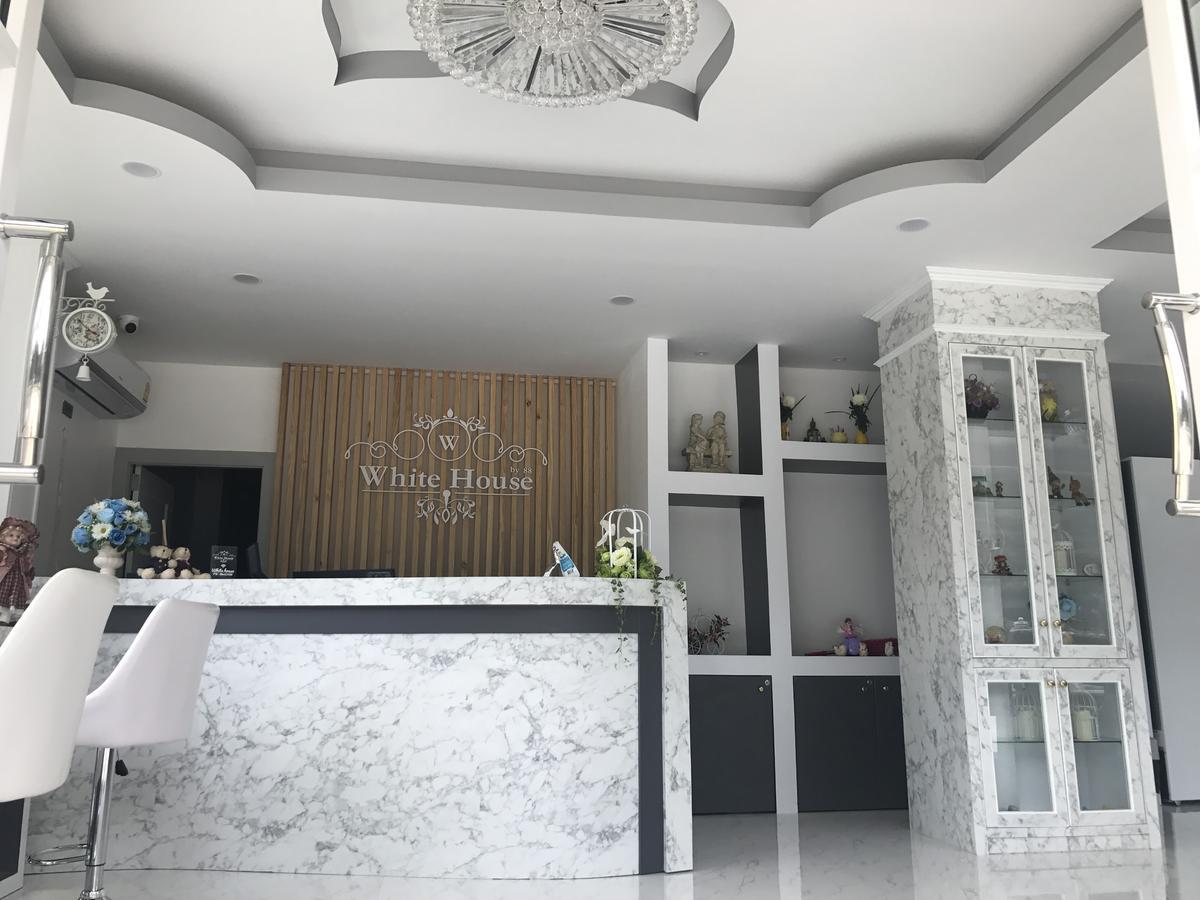 White House By 88 Hotel Pangnga Kültér fotó